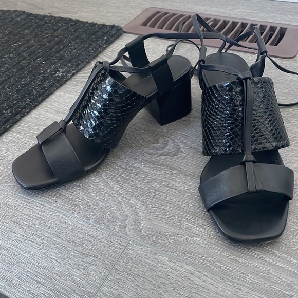 Vince Dunaway Ankle Wrap Black Leather Sandals - Picture 6 of 8